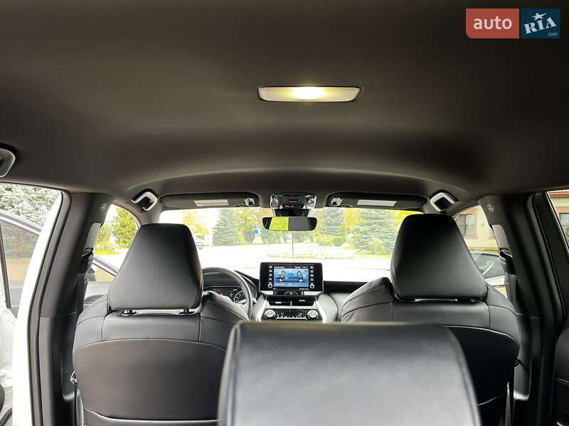 Позашляховик / Кросовер Toyota Venza 2022 в Івано-Франківську