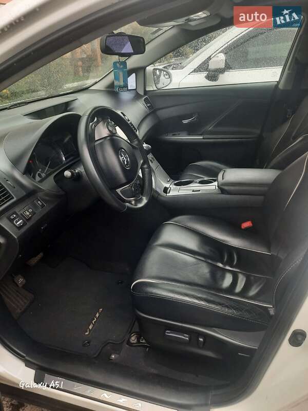 Внедорожник / Кроссовер Toyota Venza 2013 в Борисполе
