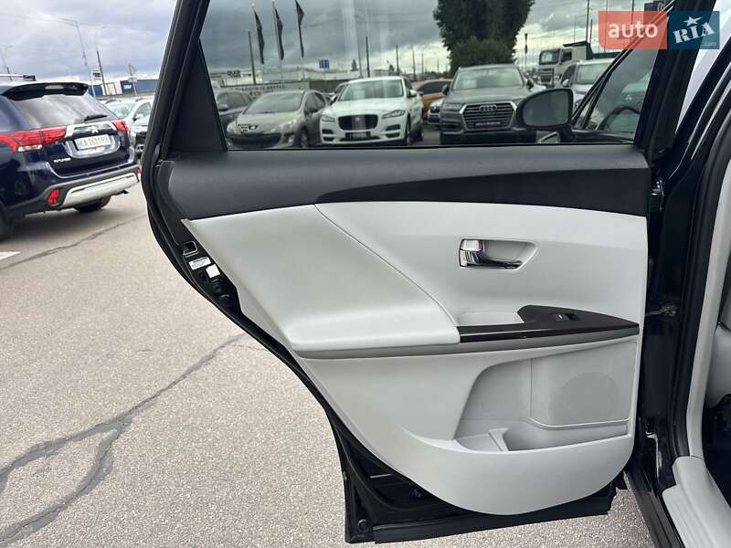 Внедорожник / Кроссовер Toyota Venza 2010 в Киеве