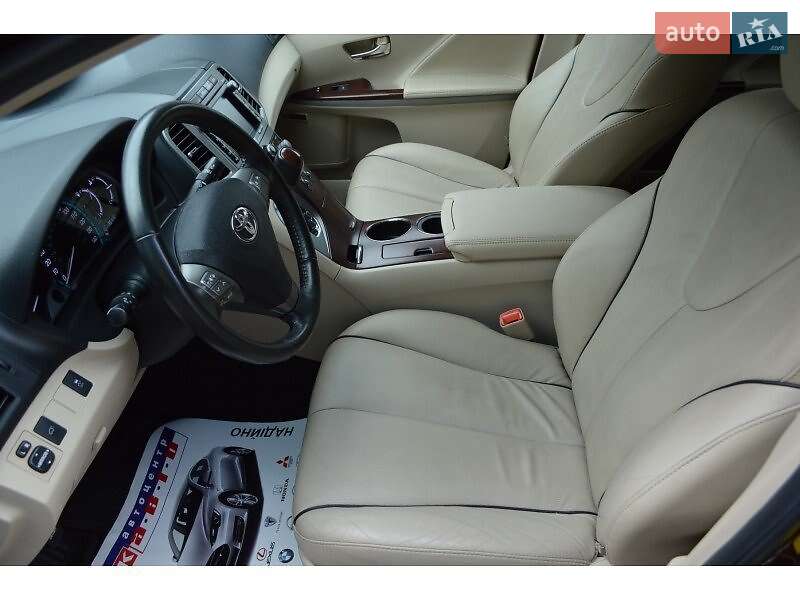 Внедорожник / Кроссовер Toyota Venza 2010 в Львове