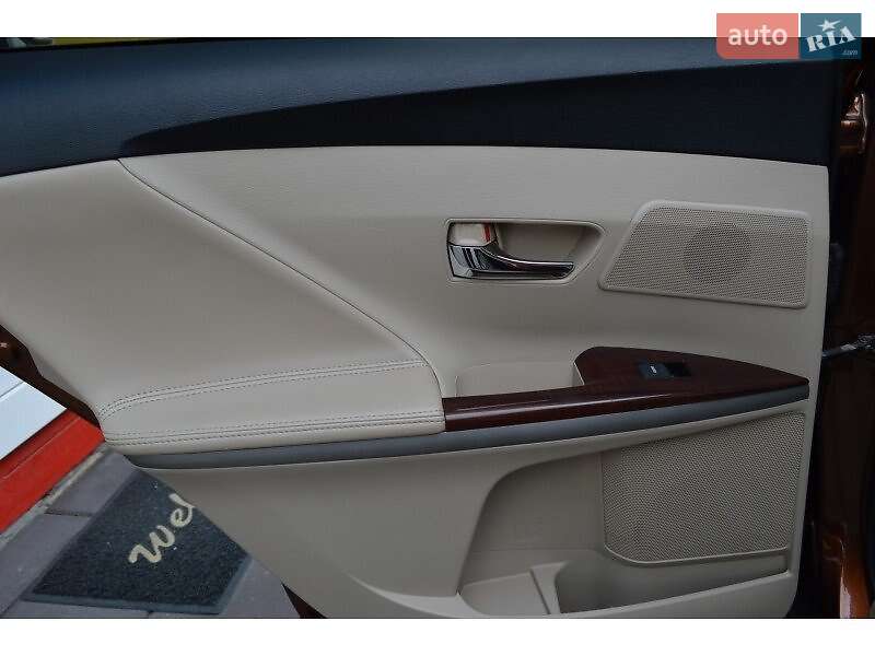 Внедорожник / Кроссовер Toyota Venza 2010 в Львове