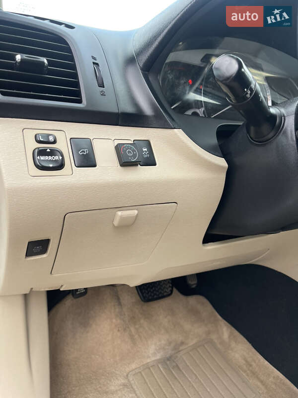 Позашляховик / Кросовер Toyota Venza 2010 в Одесі