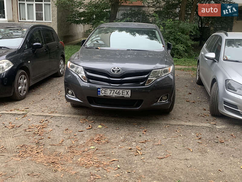 Позашляховик / Кросовер Toyota Venza 2012 в 