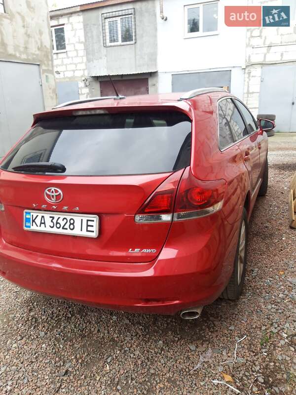 Позашляховик / Кросовер Toyota Venza 2015 в Броварах