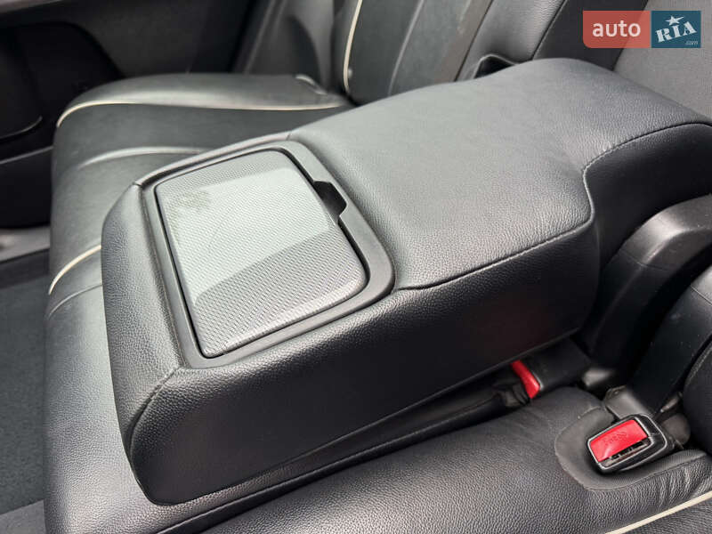 Позашляховик / Кросовер Toyota Venza 2014 в Житомирі