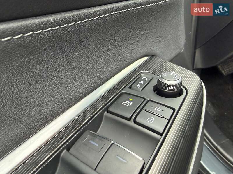 Внедорожник / Кроссовер Toyota Venza 2022 в Киеве