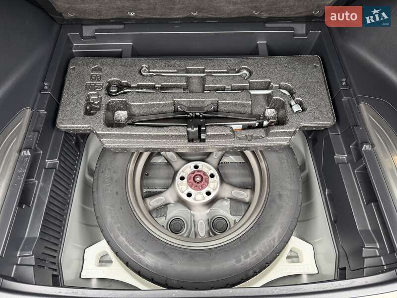 Внедорожник / Кроссовер Toyota Venza 2022 в Киеве