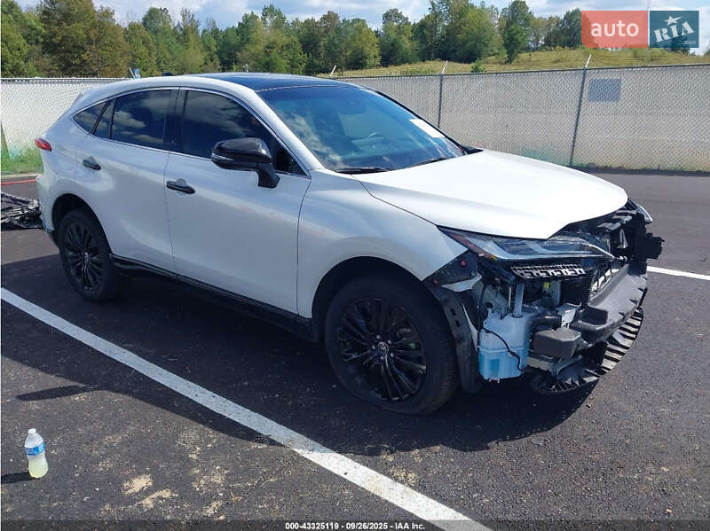 Позашляховик / Кросовер Toyota Venza 2024 в Львові