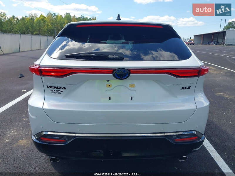 Позашляховик / Кросовер Toyota Venza 2024 в Львові