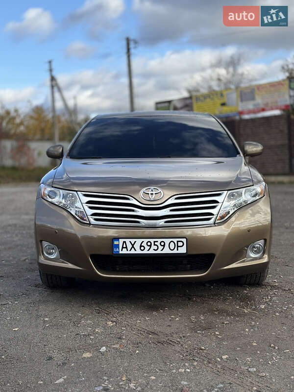 Внедорожник / Кроссовер Toyota Venza 2011 в Новой Водолаге