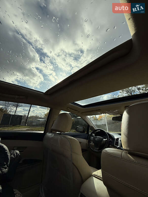 Внедорожник / Кроссовер Toyota Venza 2011 в Новой Водолаге