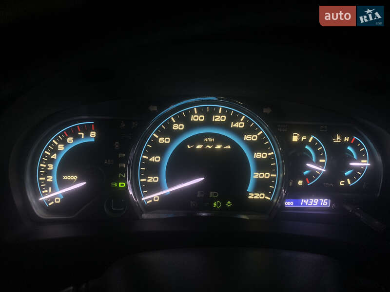 Позашляховик / Кросовер Toyota Venza 2012 в Чернівцях