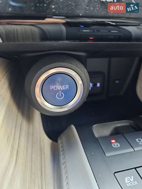 Позашляховик / Кросовер Toyota Venza 2021 в Черкасах