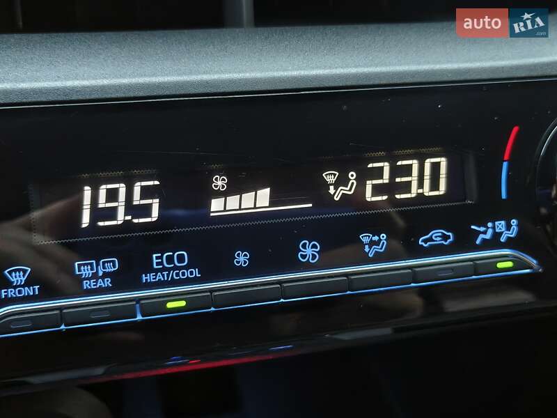 Внедорожник / Кроссовер Toyota Venza 2021 в Киеве