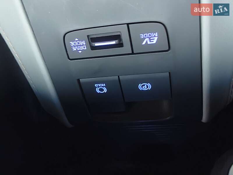 Внедорожник / Кроссовер Toyota Venza 2021 в Киеве