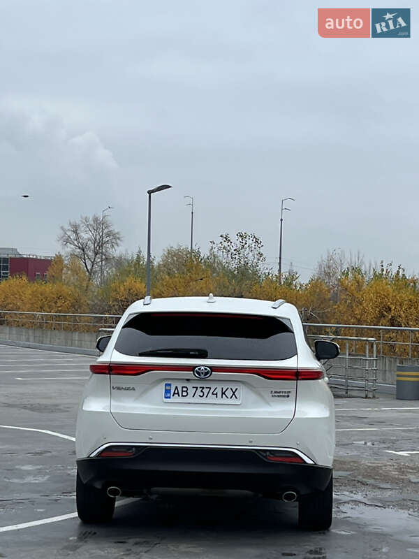 Позашляховик / Кросовер Toyota Venza 2020 в Києві
