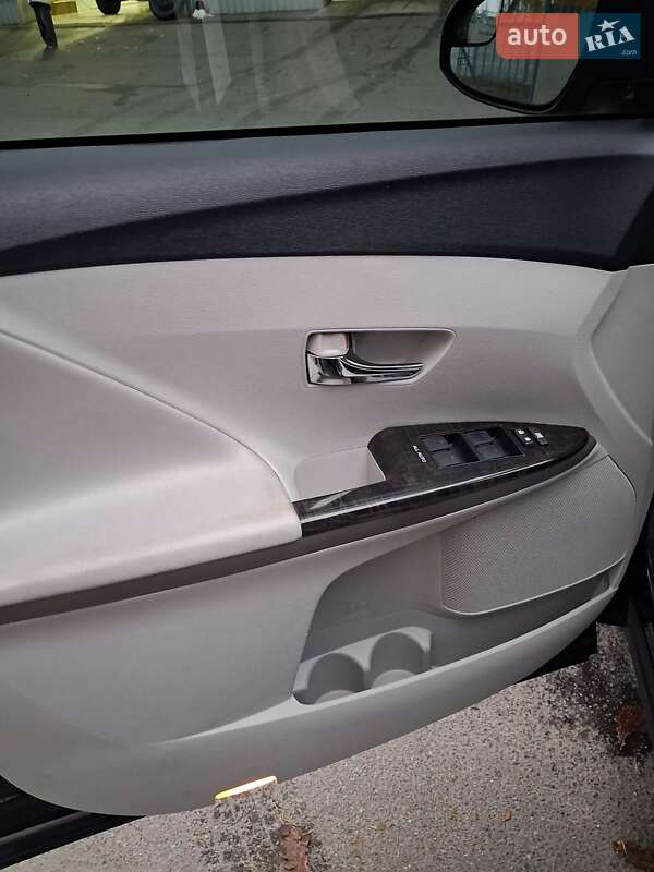 Внедорожник / Кроссовер Toyota Venza 2014 в Буче