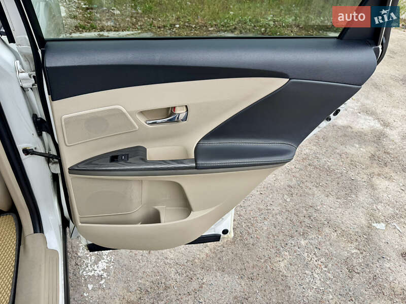 Внедорожник / Кроссовер Toyota Venza 2010 в Киеве