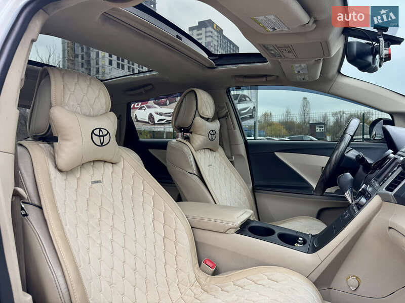 Внедорожник / Кроссовер Toyota Venza 2010 в Киеве
