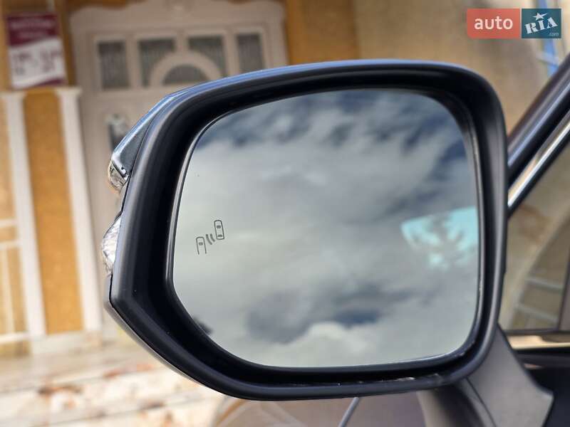 Позашляховик / Кросовер Toyota Venza 2020 в Тернополі