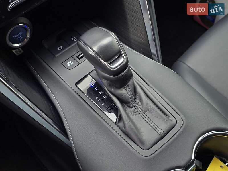 Позашляховик / Кросовер Toyota Venza 2020 в Тернополі