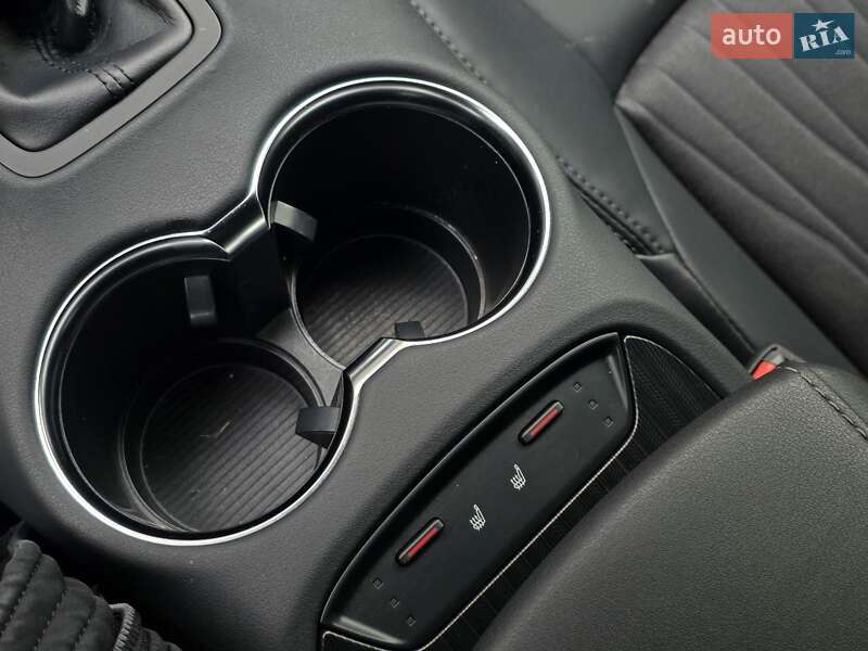 Позашляховик / Кросовер Toyota Venza 2020 в Тернополі