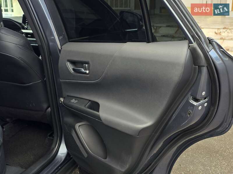 Позашляховик / Кросовер Toyota Venza 2020 в Тернополі