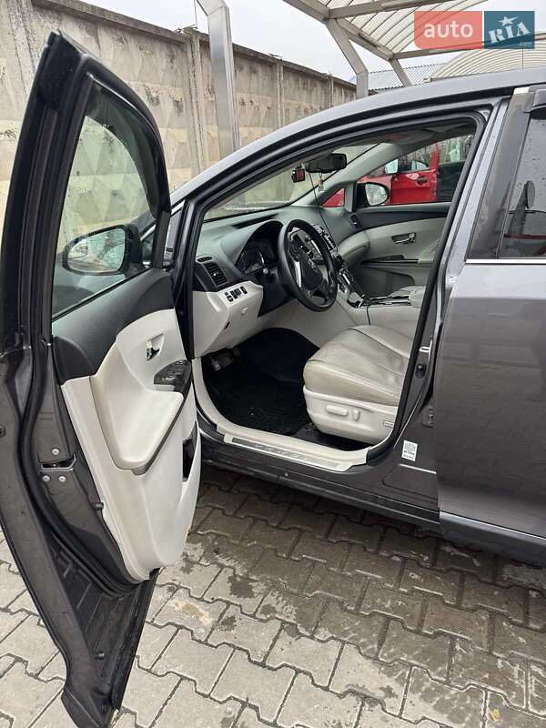 Позашляховик / Кросовер Toyota Venza 2014 в Хмельницькому