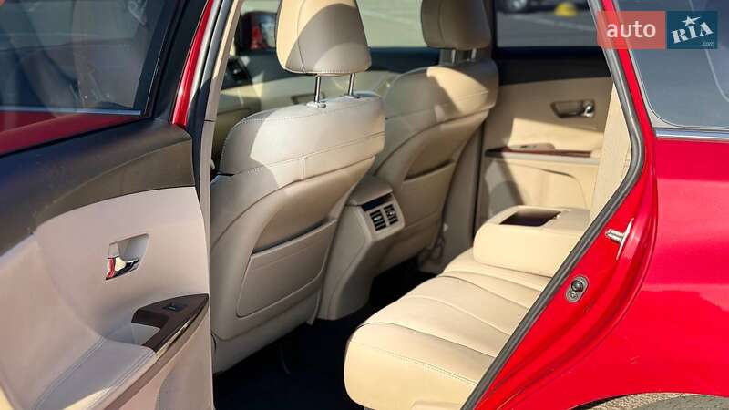 Позашляховик / Кросовер Toyota Venza 2013 в Києві