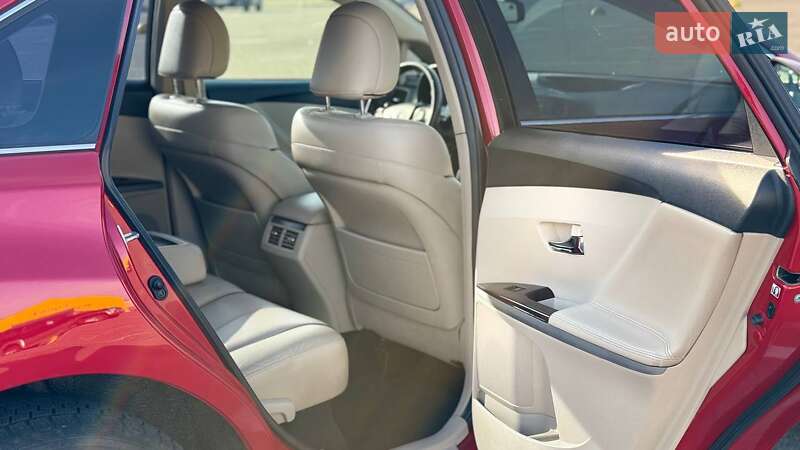 Позашляховик / Кросовер Toyota Venza 2013 в Києві