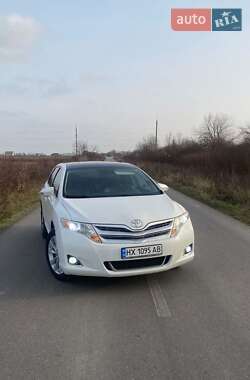 Позашляховик / Кросовер Toyota Venza 2016 в Дунаївцях