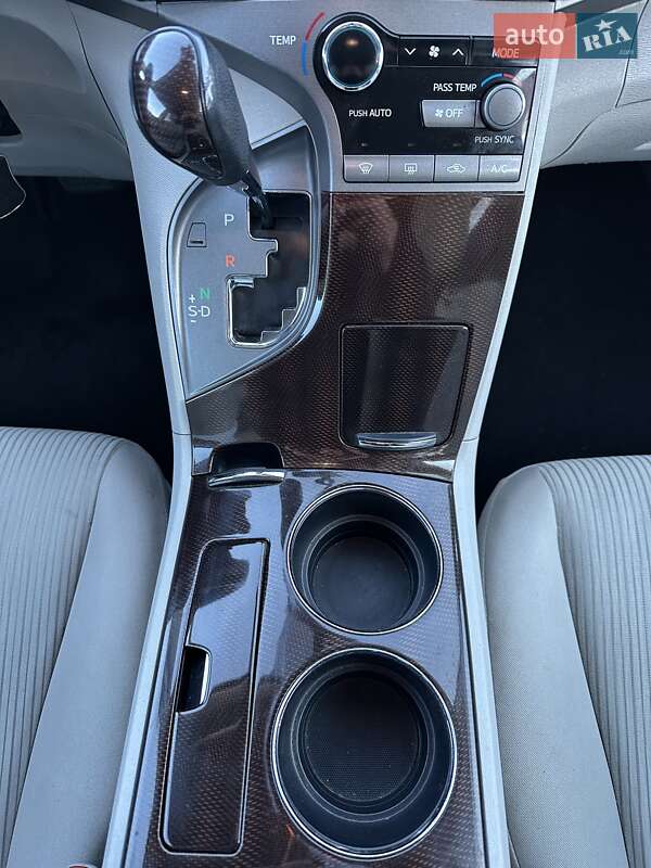 Внедорожник / Кроссовер Toyota Venza 2011 в Белогородке