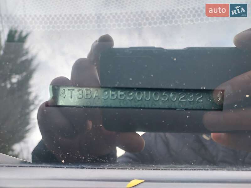 Внедорожник / Кроссовер Toyota Venza 2013 в Петропавловской Борщаговке