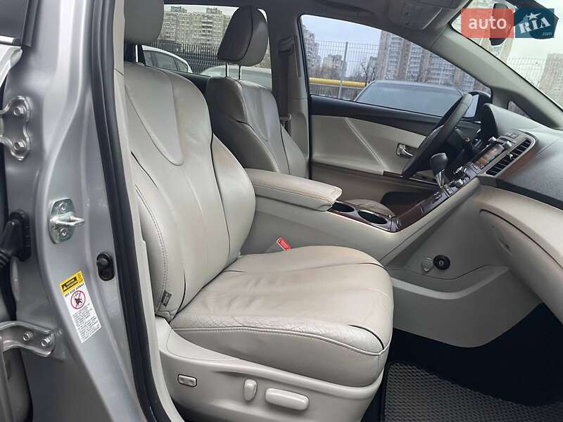 Внедорожник / Кроссовер Toyota Venza 2011 в Киеве