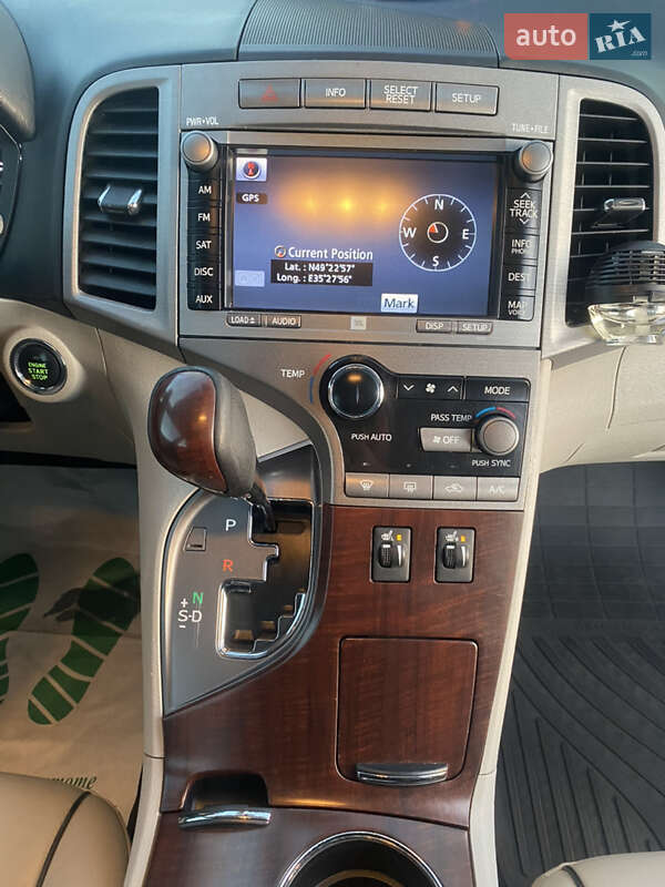 Позашляховик / Кросовер Toyota Venza 2011 в Краснограді