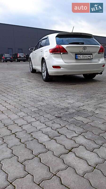 Позашляховик / Кросовер Toyota Venza 2014 в Бориславі