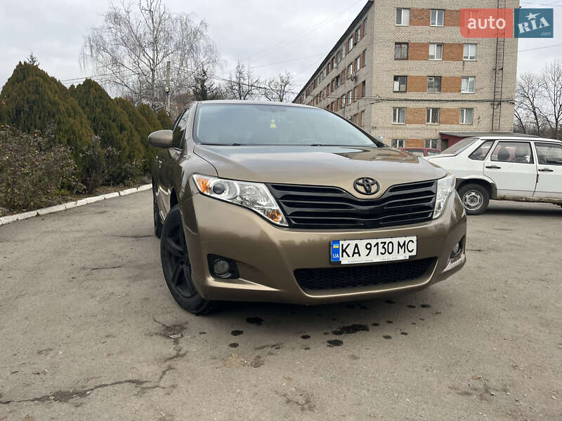 Позашляховик / Кросовер Toyota Venza 2011 в Ладижині