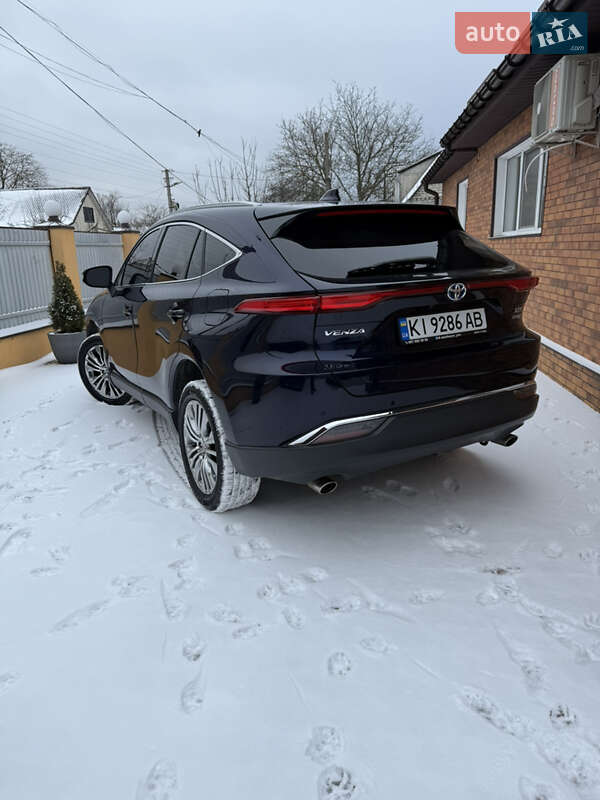 Позашляховик / Кросовер Toyota Venza 2021 в Фастові