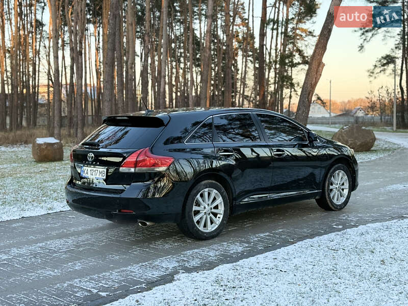Позашляховик / Кросовер Toyota Venza 2011 в Житомирі