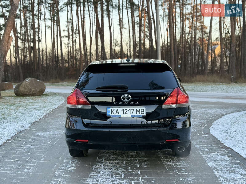Позашляховик / Кросовер Toyota Venza 2011 в Житомирі