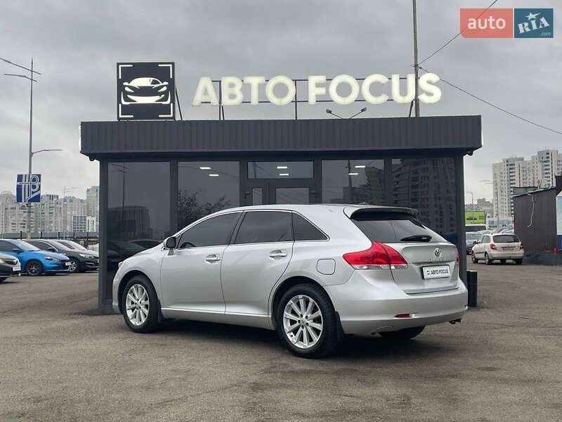 Позашляховик / Кросовер Toyota Venza 2011 в Києві