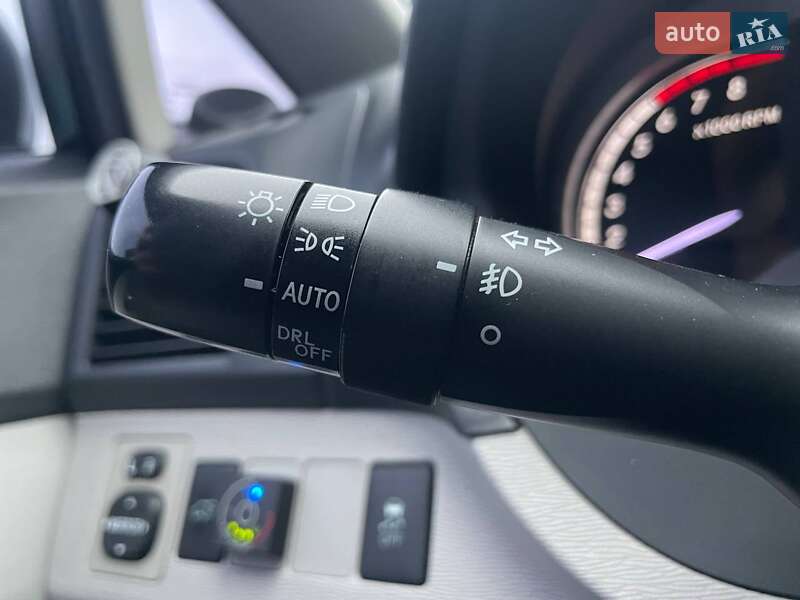 Позашляховик / Кросовер Toyota Venza 2011 в Києві