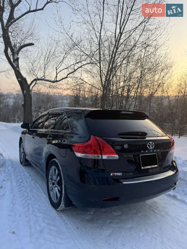 Внедорожник / Кроссовер Toyota Venza 2010 в Житомире