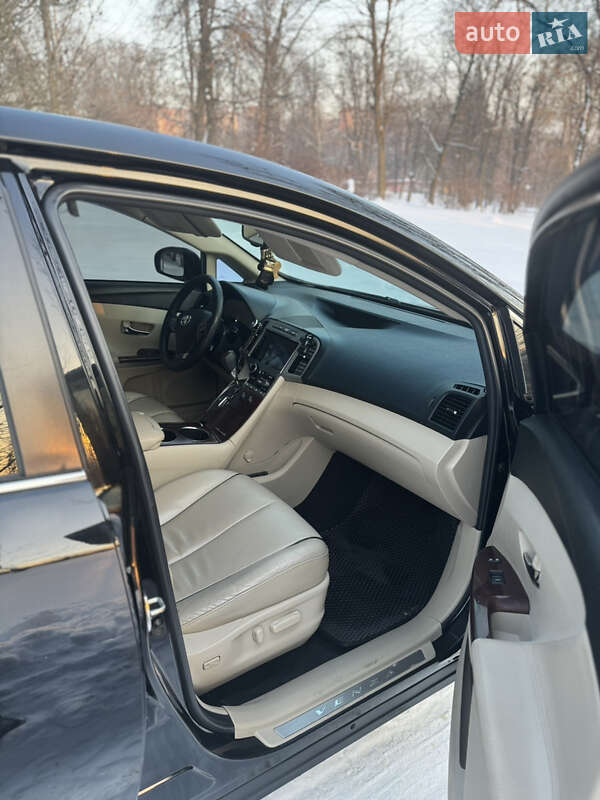 Внедорожник / Кроссовер Toyota Venza 2010 в Житомире