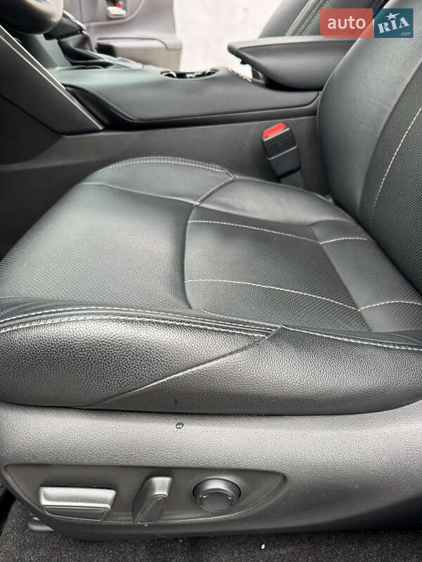 Внедорожник / Кроссовер Toyota Venza 2020 в Каневе