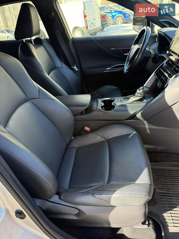 Внедорожник / Кроссовер Toyota Venza 2021 в Фастове