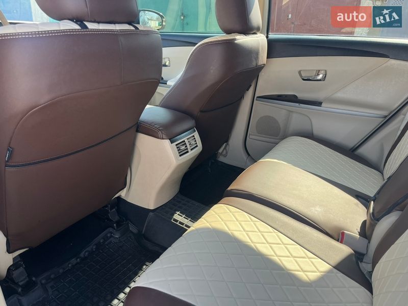 Внедорожник / Кроссовер Toyota Venza 2011 в Ладыжине