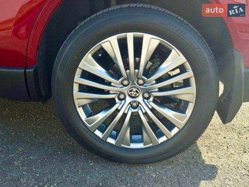 Внедорожник / Кроссовер Toyota Venza 2021 в Киеве