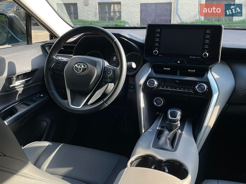 Внедорожник / Кроссовер Toyota Venza 2021 в Киеве