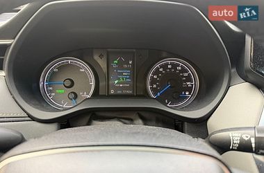 Внедорожник / Кроссовер Toyota Venza 2021 в Киеве